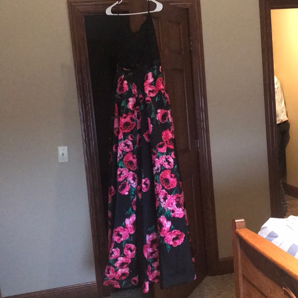 BeeDarlin Brand: Floral and black lacy prom dress! - Picture 2 of 8